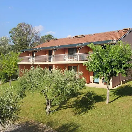 Holiday Villaggio Le Tre Isole San Feliciano Sul Trasimeno Peg011002 Cyb *