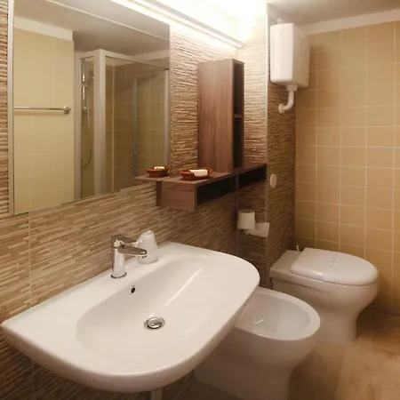 Apartment Holiday Villaggio Le Tre Isole San Feliciano Sul Trasimeno Peg011002 Cyb