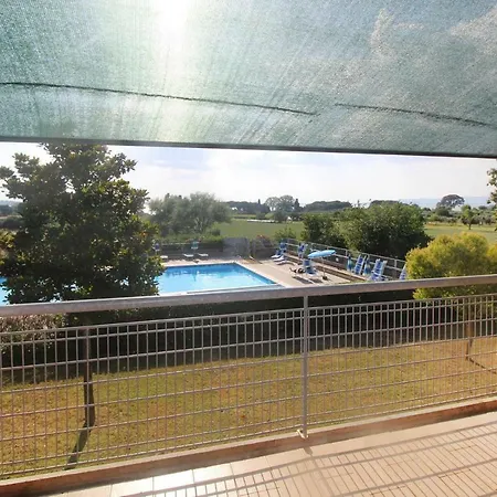Holiday Villaggio Le Tre Isole San Feliciano Sul Trasimeno Peg011002 Cyb Magione