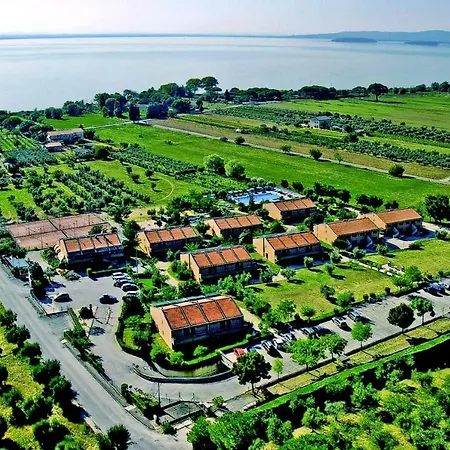 Holiday Villaggio Le Tre Isole San Feliciano Sul Trasimeno Peg011002 Cyb * Magione